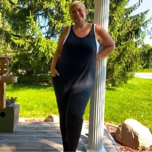 Closet Candy UNWIND JUMPSUIT - BLACK size Small